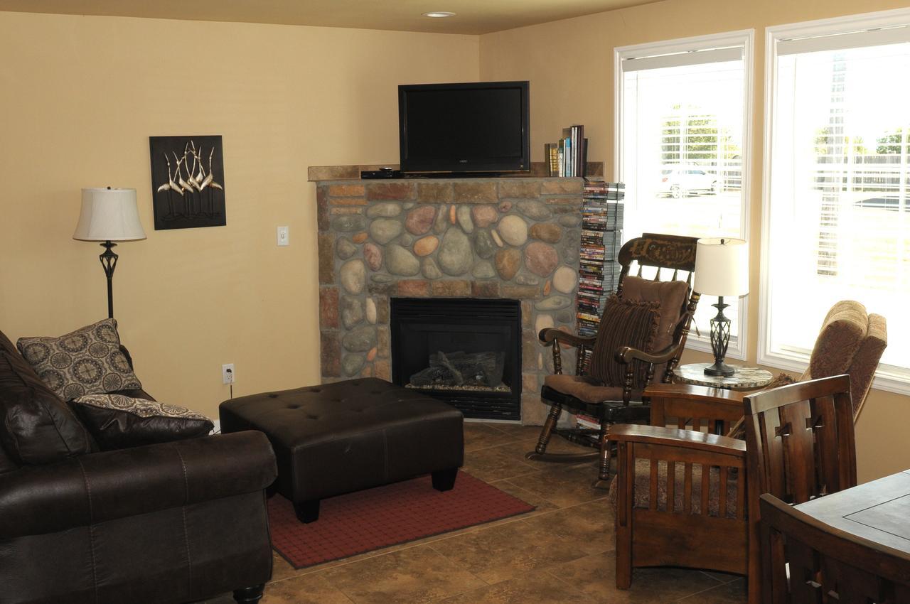 Collins Inn & Seaside Cottages (Adults Only) Ocean Shores Εξωτερικό φωτογραφία