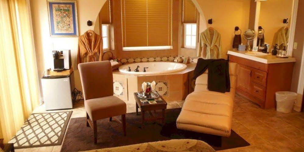 Collins Inn & Seaside Cottages (Adults Only) Ocean Shores Εξωτερικό φωτογραφία