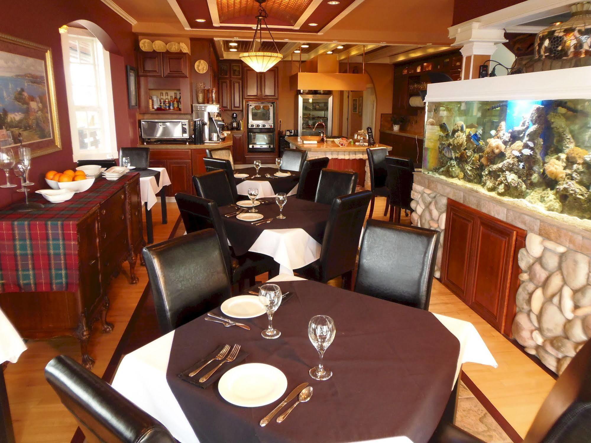 Collins Inn & Seaside Cottages (Adults Only) Ocean Shores Εξωτερικό φωτογραφία